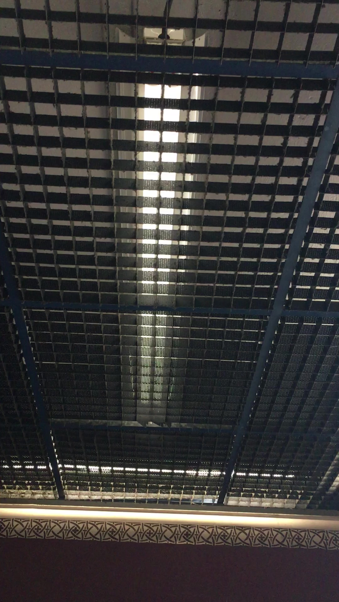 Bench Paris — Manoirs bench (Lionel Perbet)