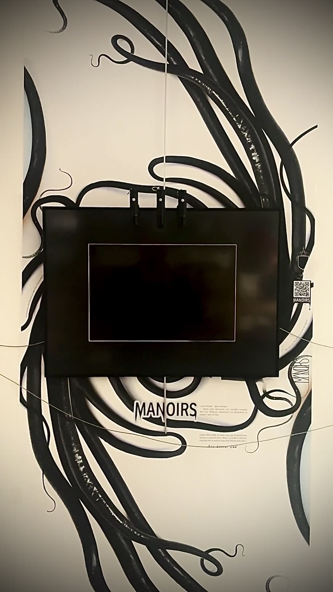 Expo Camp de Base — Manoirs bench (Lionel Perbet)